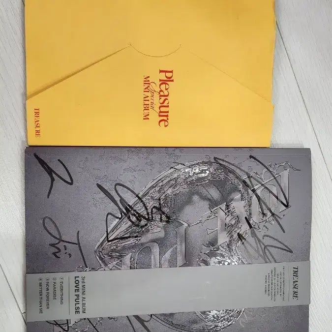 [BUNJANG] TREASURE Love Pulse Signed Album Bundle / TREASURE LOVE PULSE 친필사인 앨범