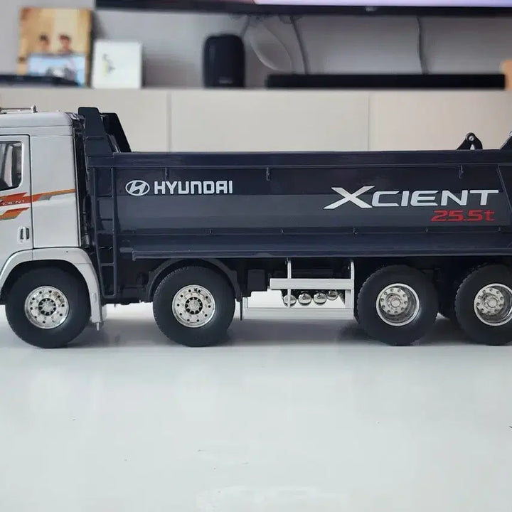 [BUNJANG] Hyundai Trago Xcient Pro Dump Truck 1:32 Scale Diecast Model - Dealer Version / 1:32 현대 트라고 엑시언트 프로 덤프 트럭 딜러버전 국산 다이캐스트