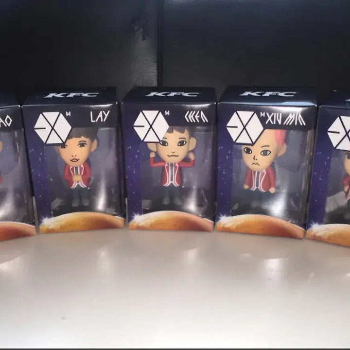 [BUNJANG] EXO-M China KFC Figure Full Set (Sealed) / EXO-M 중국 KFC 피규어 풀셋(*미개봉) 판매합니다.