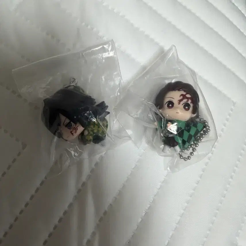 [BUNJANG] Demon Slayer Keychain Bundle / 귀멸의 칼날 대롱 가챠 탄지로 기유 일괄