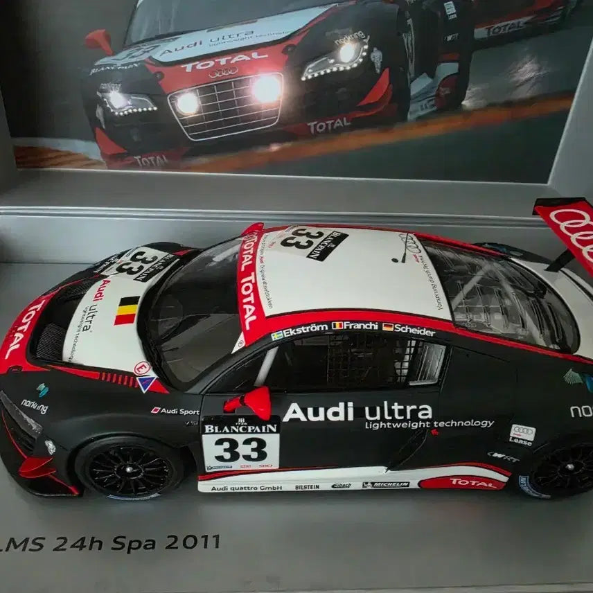 [BUNJANG] Audi R8 LMS 24h Spa 2011 1:18 Model / 아우디 R8 LMS 24h Spa 2011 모형 1:18