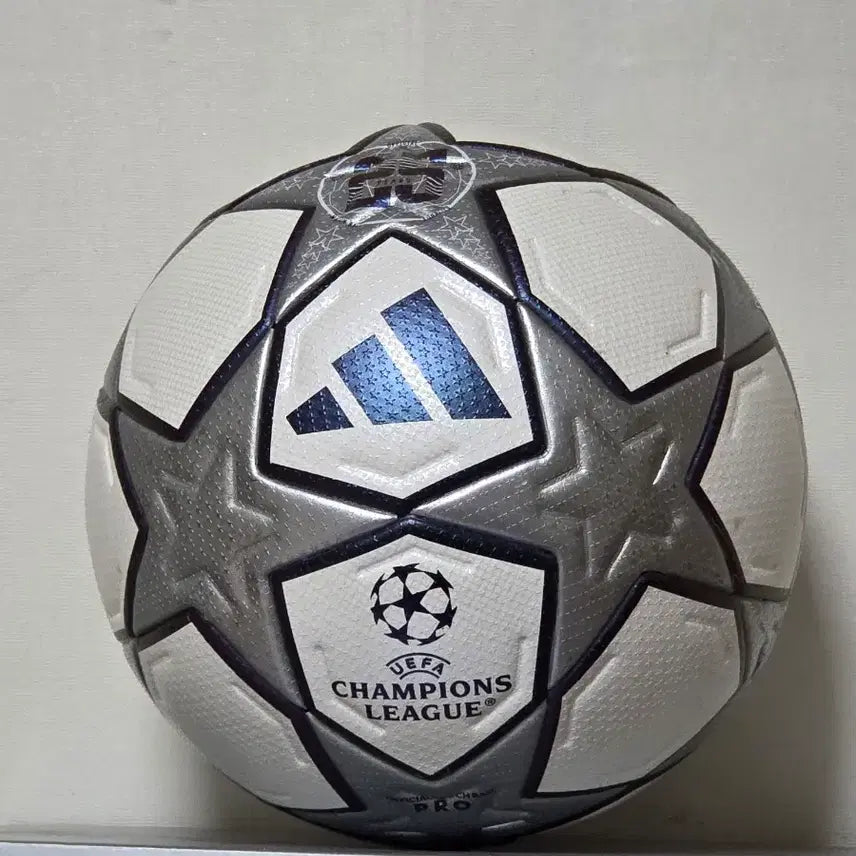 [BUNJANG] Adidas Champions League 25th Anniversary Official Match Ball / 아디다스 챔스 25주년 공인구 매치볼