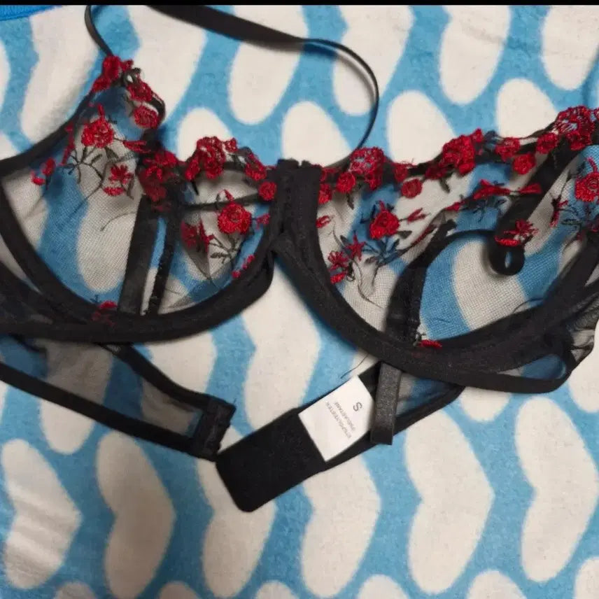 [BUNJANG] Black See-Through Bra and Embroidery Panty Set / s사이즈.블랙 시스루 브라 + 자수 팬티 세트