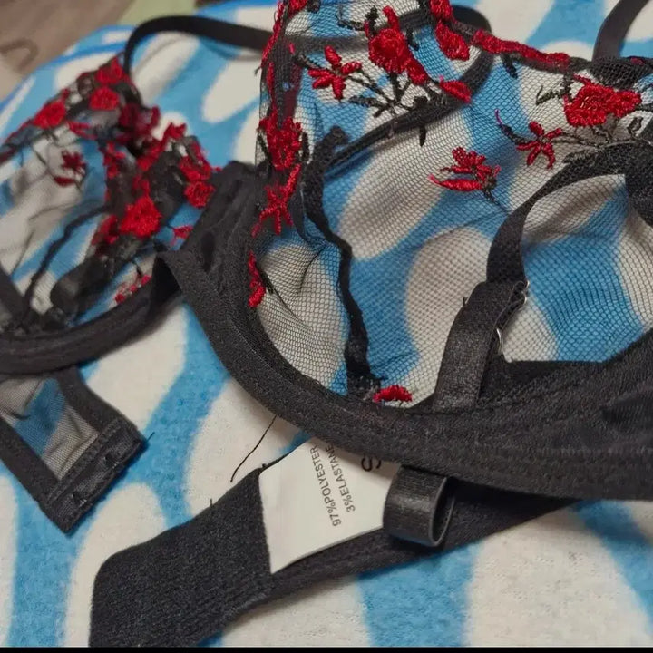 [BUNJANG] Black See-Through Bra and Embroidery Panty Set / s사이즈.블랙 시스루 브라 + 자수 팬티 세트
