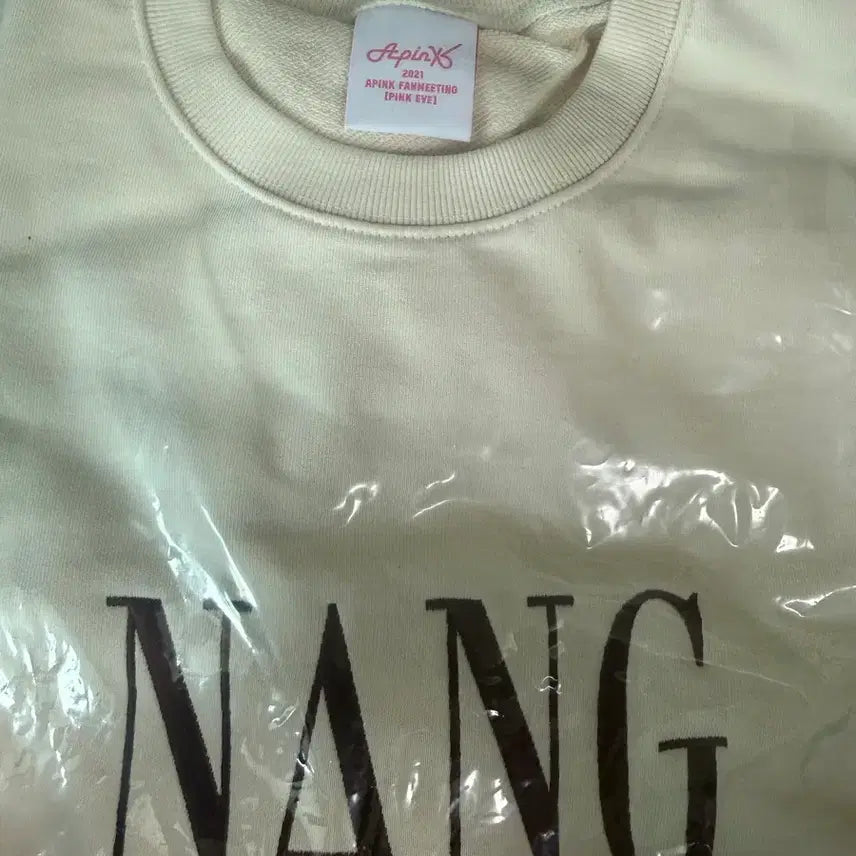 [BUNJANG] Apink Pink Evo Sweatshirt (Naeun) / 에이핑크 핑크이브 맨투맨 판매합니다