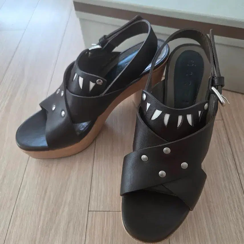 [BUNJANG] Marni Brown Leather Wood Heel Sandals / 마르니 브라운 레더 힐 샌들