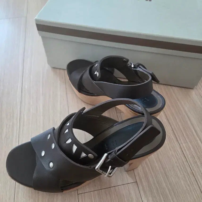 [BUNJANG] Marni Brown Leather Wood Heel Sandals / 마르니 브라운 레더 힐 샌들