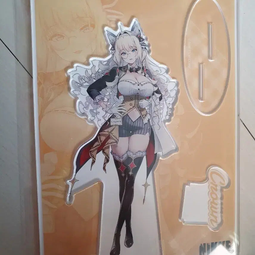 [BUNJANG] Niki and Gallery Collaboration Crown Acrylic Stand / 니케 and gallery 콜라보 크라운 아크릴