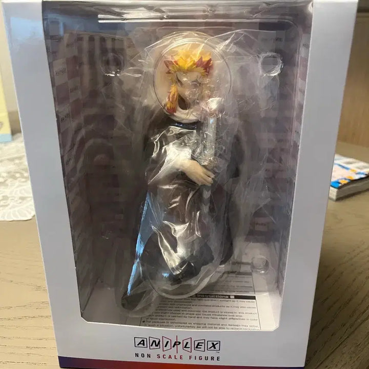 [BUNJANG] Aniplex Kyojuro Rengoku Non-Scale Figure (Pre-owned) / 귀멸의 칼날 렌고쿠 애니플렉스 논스케일 피규어 (개봉전시)