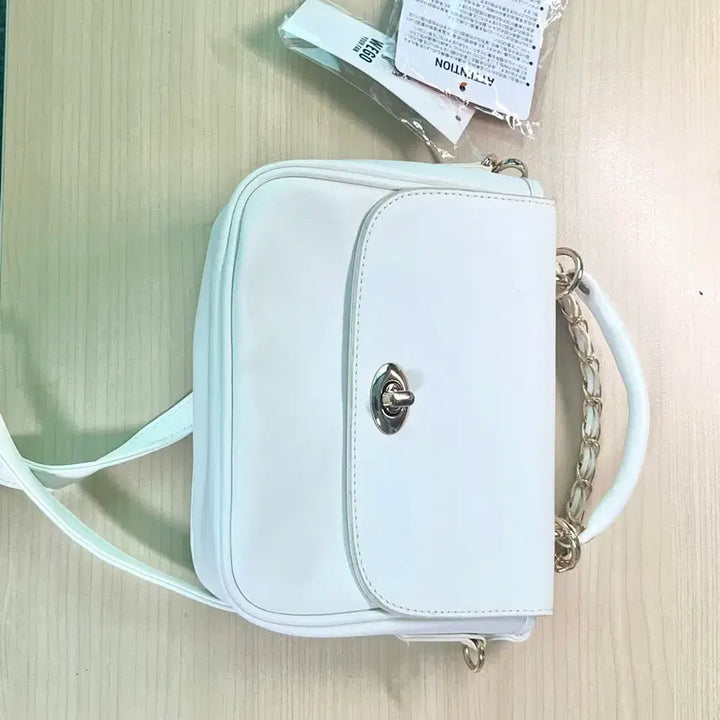 [BUNJANG] Wego Miracle Chain Ita Bag / 위고 미니 미라클 체인 이타백