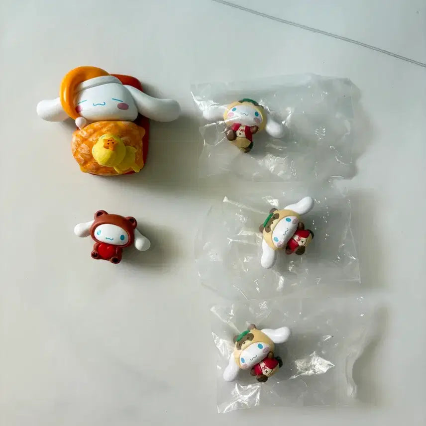 [BUNJANG] Sanrio Cinnamoroll Bread Mascot Figure / 산리오 시나모롤 빵 마스코트 피규어