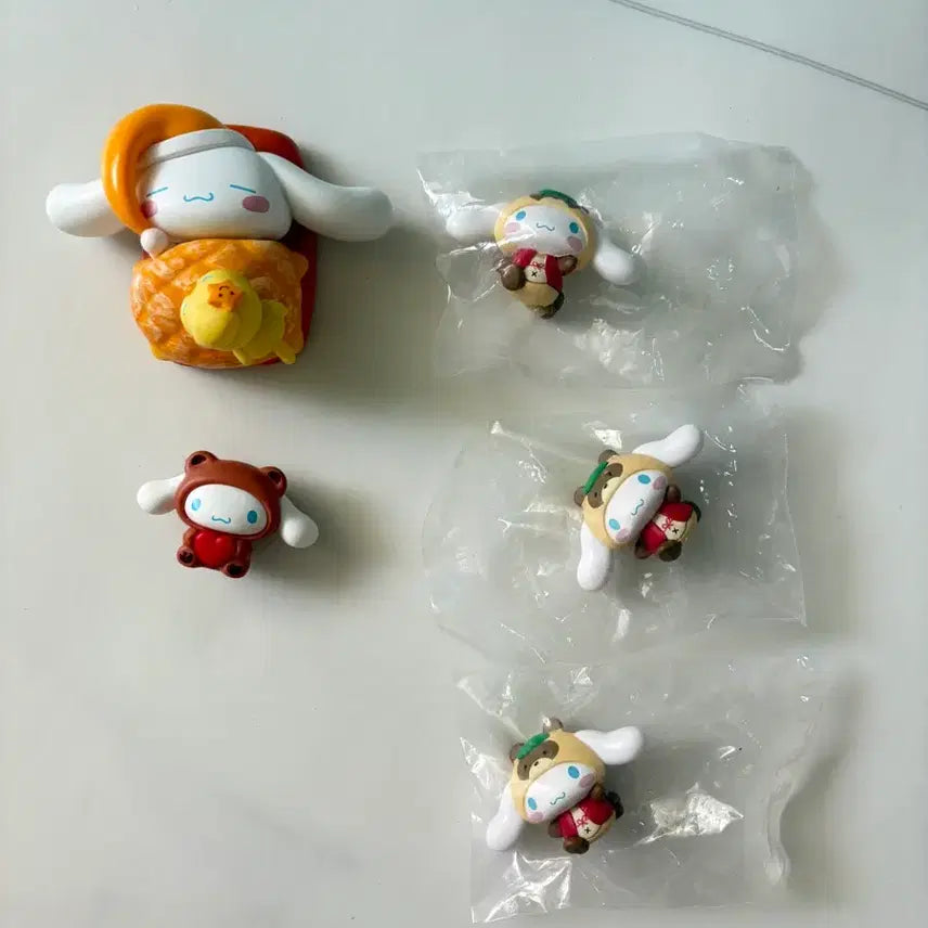 [BUNJANG] Sanrio Cinnamoroll Bread Mascot Figure / 산리오 시나모롤 빵 마스코트 피규어