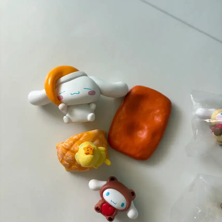 [BUNJANG] Sanrio Cinnamoroll Bread Mascot Figure / 산리오 시나모롤 빵 마스코트 피규어