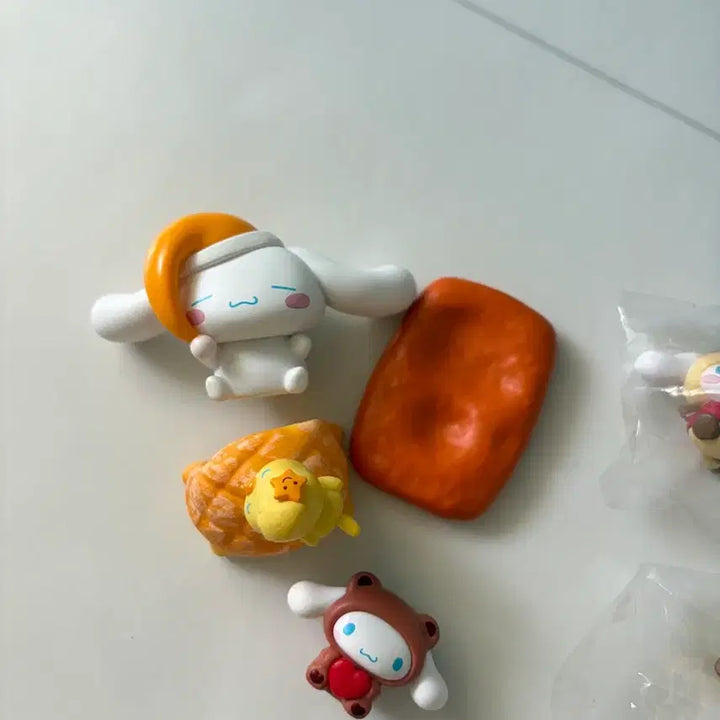 [BUNJANG] Sanrio Cinnamoroll Bread Mascot Figure / 산리오 시나모롤 빵 마스코트 피규어