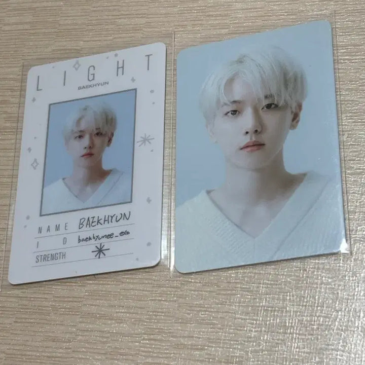[BUNJANG] EXO Baekhyun LIGHT Concert Photocard &amp; ID Card / 엑소 백현 LIGHT 콘서트 포카 &amp; 아이디카드
