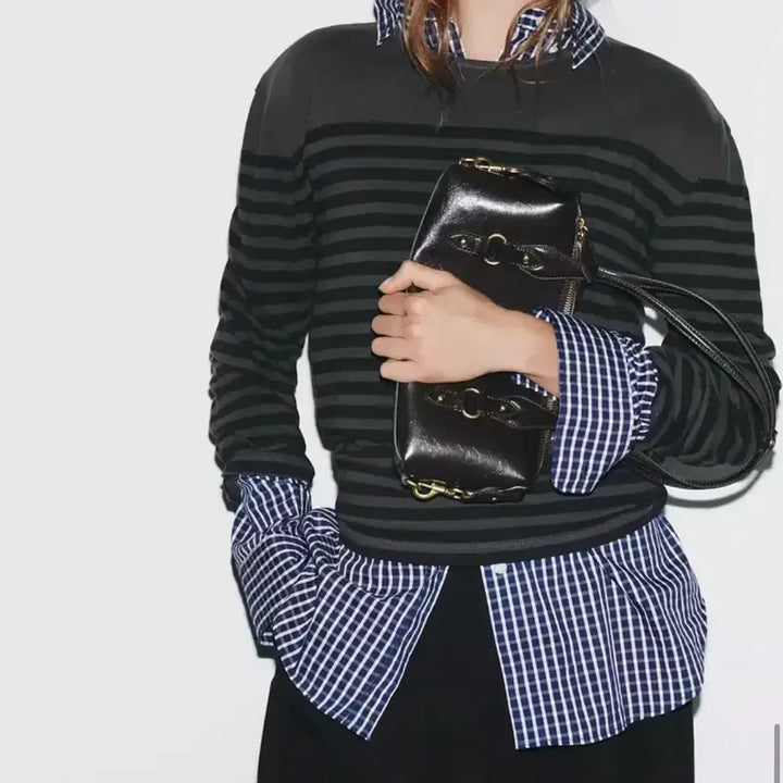 [BUNJANG] ZARA Metallic Detail Shoulder Bag / ZARA 메탈릭 디테일 숄더백(새상품)