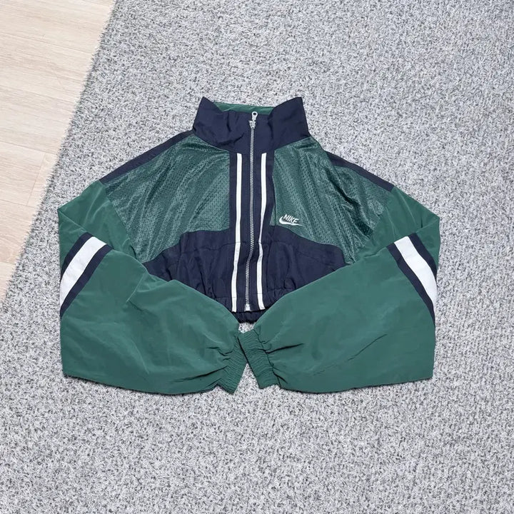 [BUNJANG] Kimcodivintage Nike Windbreaker Cropped Jacket / 김코디빈티지 나이키 바람막이 숏 자켓