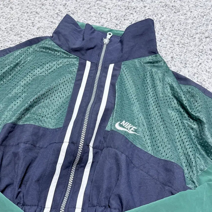[BUNJANG] Kimcodivintage Nike Windbreaker Cropped Jacket / 김코디빈티지 나이키 바람막이 숏 자켓