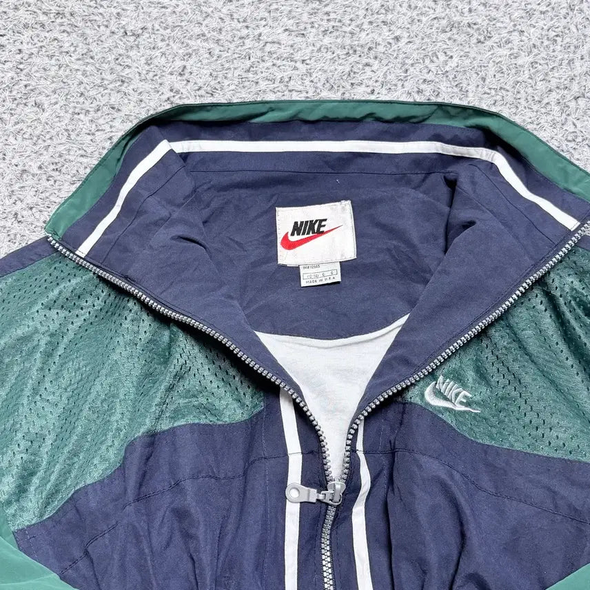 [BUNJANG] Kimcodivintage Nike Windbreaker Cropped Jacket / 김코디빈티지 나이키 바람막이 숏 자켓