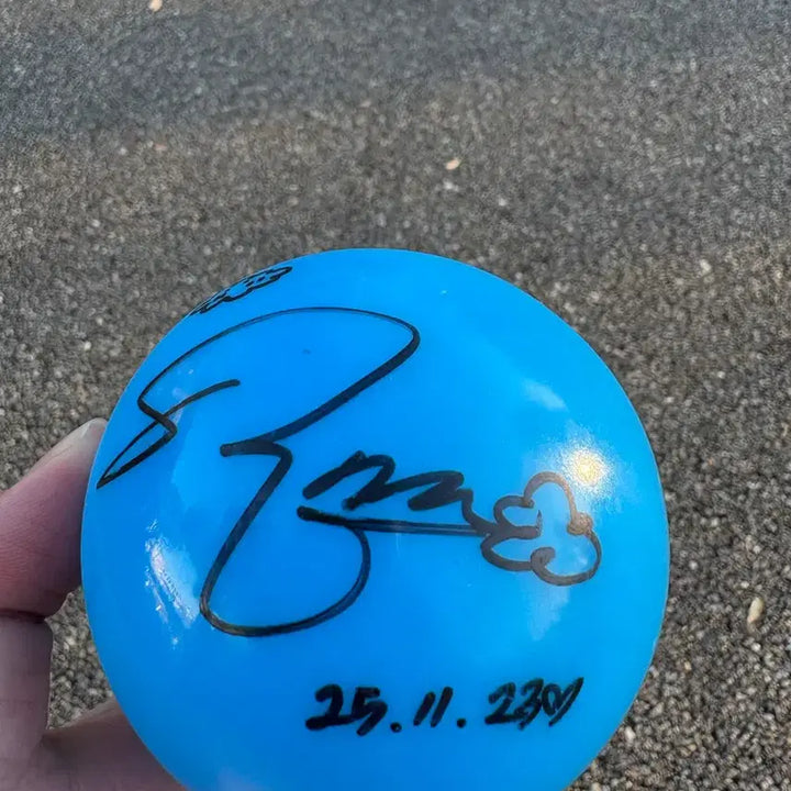 [BUNJANG] BABYMONSTER Rora Signed Ball / 베이비몬스터 로라 친필 싸인볼