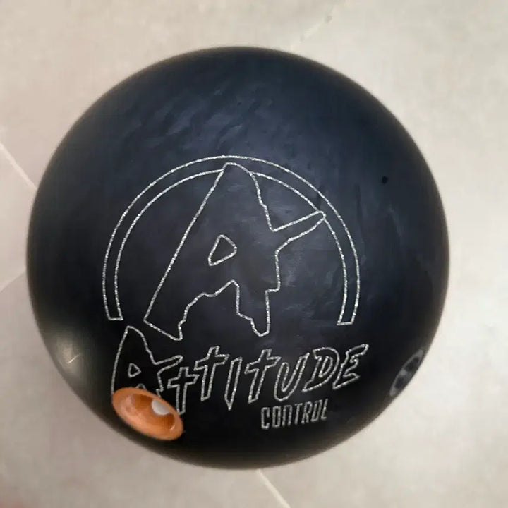 [BUNJANG] Brunswick Attitude Black Urethane Bowling Ball 15lb / 중고 볼링공 애티튜드 블랙 우레탄 15p