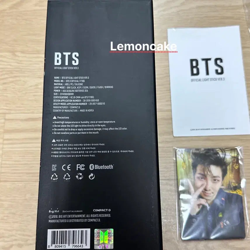 [BUNJANG] BTS Official Lightstick Army Bomb Ver. 3 with Army Membership Kit / [택포/아미키트증정]방탄 bts 응원봉 정품 아미밤ver.3 삼미밤