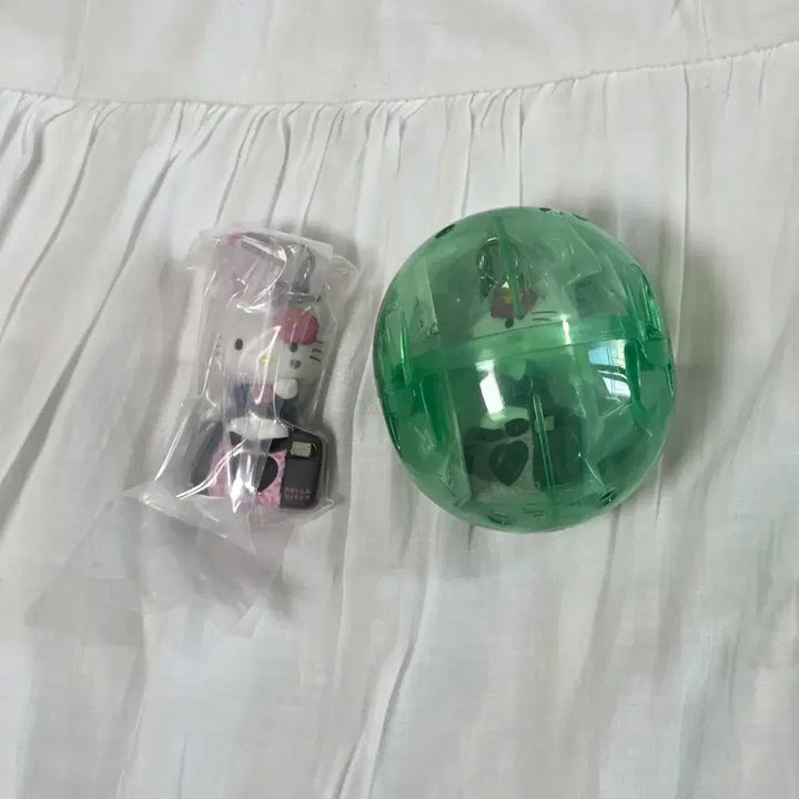 [BUNJANG] Sanrio Heisei Gyaru Charm Gacha Hello Kitty &amp; Camera (Sealed) / (미개봉)산리오 헤이세이 갸루 참 가챠 헬로키티&amp;카메라