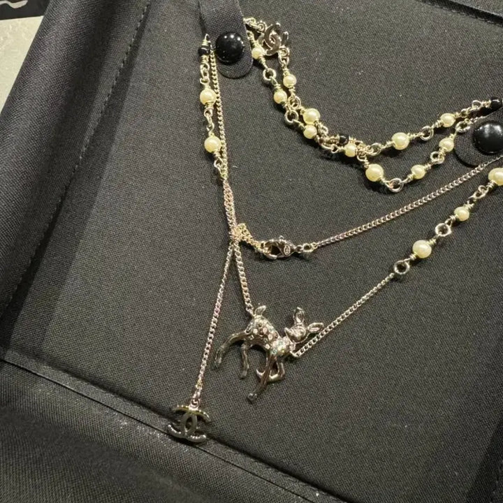 [BUNJANG] Chanel Gift Deer Motif Long Necklace / 샤넬 기프트 사슴 모티브 롱 목걸이