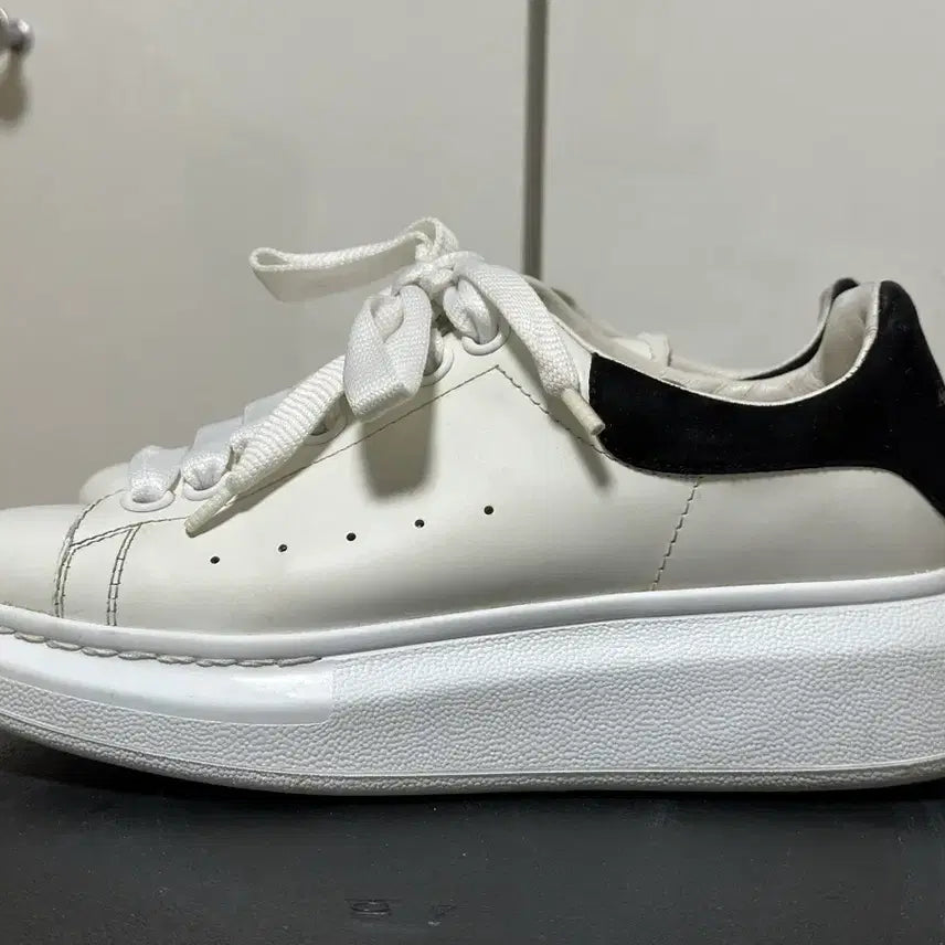 [BUNJANG] Alexander McQueen Oversized Sole Sneakers Size 35 / 알렉산더 맥퀸 오버솔 스니커즈 35사이즈