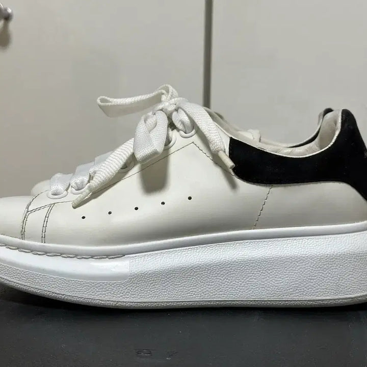 [BUNJANG] Alexander McQueen Oversized Sole Sneakers Size 35 / 알렉산더 맥퀸 오버솔 스니커즈 35사이즈