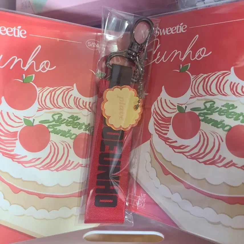 [BUNJANG] PLAVE Eunho Strap + Birthday Kit Bundle Set / 플레이브 은호 스트랩+생일키트 일괄양도