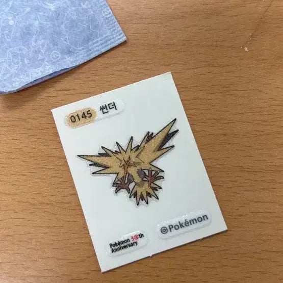 [BUNJANG] Pokemon 30th Anniversary Zapdos Sticker / 포켓몬 30주년 썬더 스티커