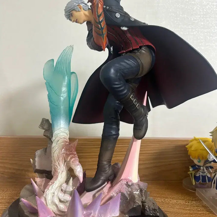 [BUNJANG] Devil May Cry 4 Nero Figure / 데빌메이크라이 4 네로 피규어