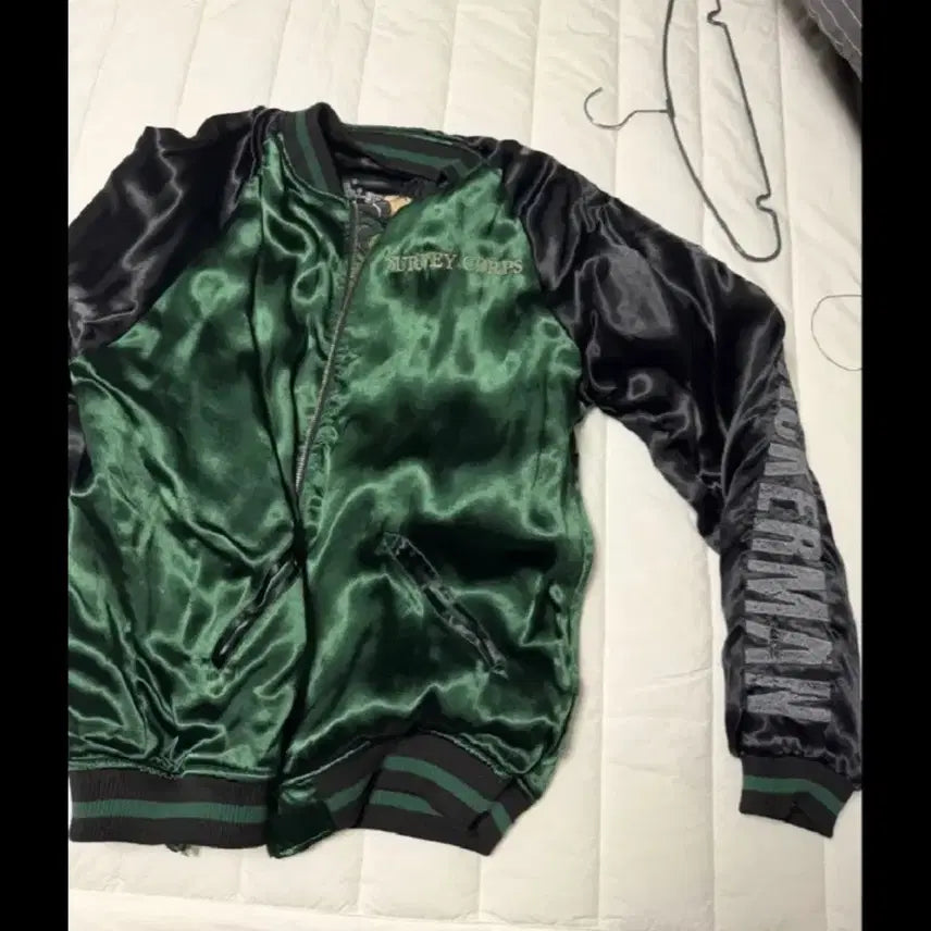 [BUNJANG] Karakuri Tamashii Levi Reversible Sukajan / 최저가/카라쿠리타마시 리바이 리버시블 스카쟌