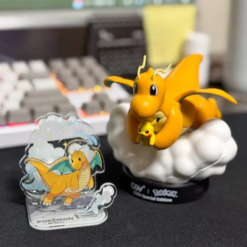 [BUNJANG] CGV Dragonite Pikachu Figure with Acrylic Stand / CGV 망나뇽 피규어