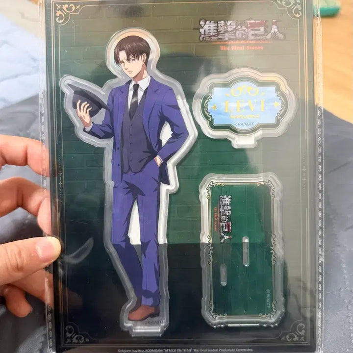 [BUNJANG] Attack on Titan Levi Marley Landing Acrylic Stand / 진격의 거인 리바이 마레 상륙 아크릴 스탠드 판매