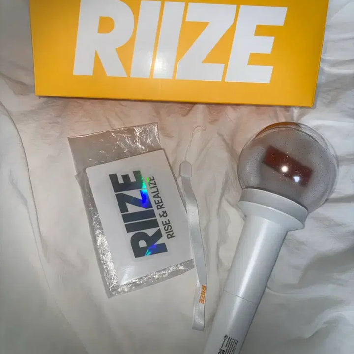 [BUNJANG] RIIZE Official Light Stick / 라이즈 응원봉 양도 전구성품 상자포함
