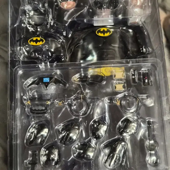 [BUNJANG] Hot Toys MMS770 Batman Returns 2.0 Body Figure / 핫토이 mms770 배트맨 리턴즈 2.0 바디, 망토 제외 판매합니다.