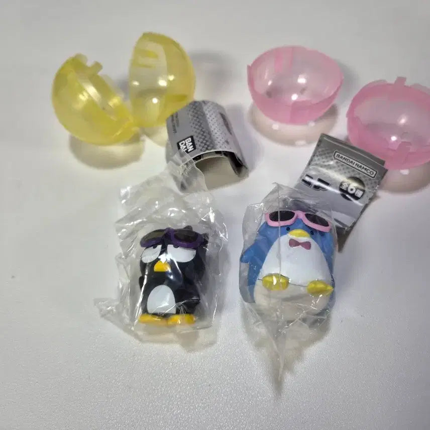 [BUNJANG] Sanrio Sunglasses Gacha Set (Tuxedo Sam, Badtz-Maru) - Bundle Set / 산리오 썬글라스 가챠 2종 일괄(턱시도쌤,배드바츠마루)