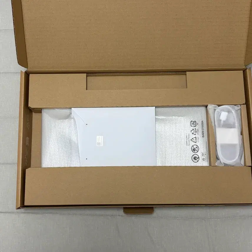 [BUNJANG] Samsung Galaxy Book Go 128GB Silver / (새상품) 갤럭시 book go 128gb silver