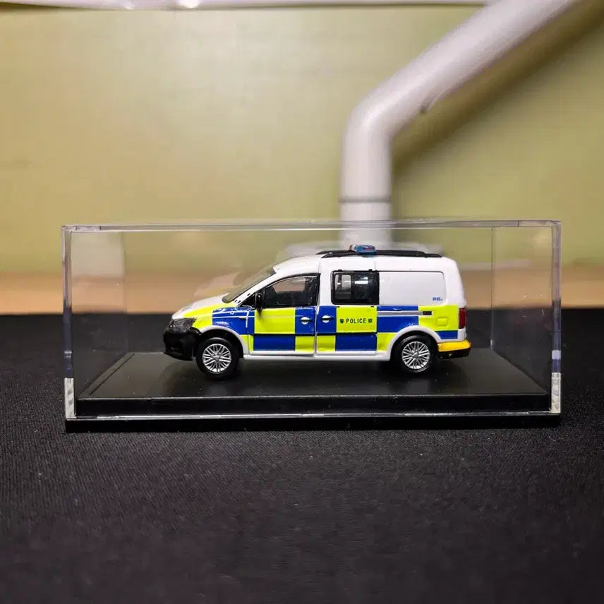 [BUNJANG] 1:64 Tiny Hong Kong Police Car with Opening Doors / 1:64 타이니 홍콩 경찰차 ( 오픈기믹 )