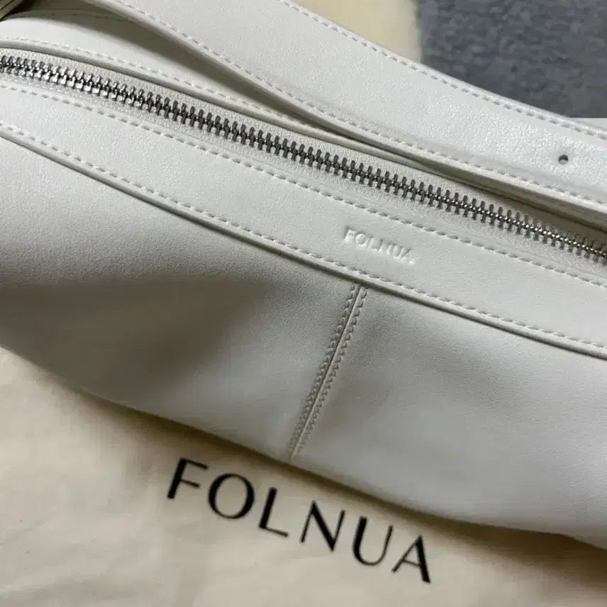 [BUNJANG] Polneua Bato Bag Plain / 폴뉴아 바토백 플레인