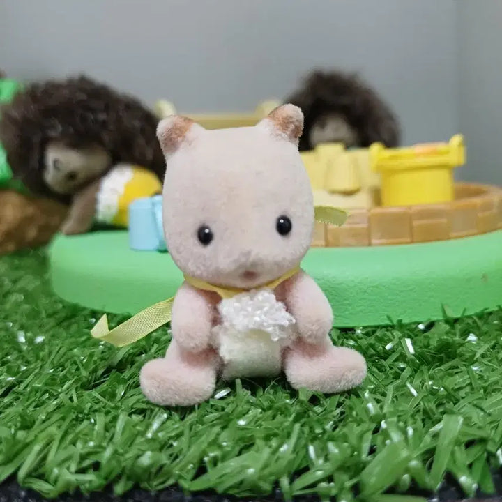 [BUNJANG] Sylvanian Families Old Hamster Sitting Baby / 실바니안 올드 햄스터 앉은 아기