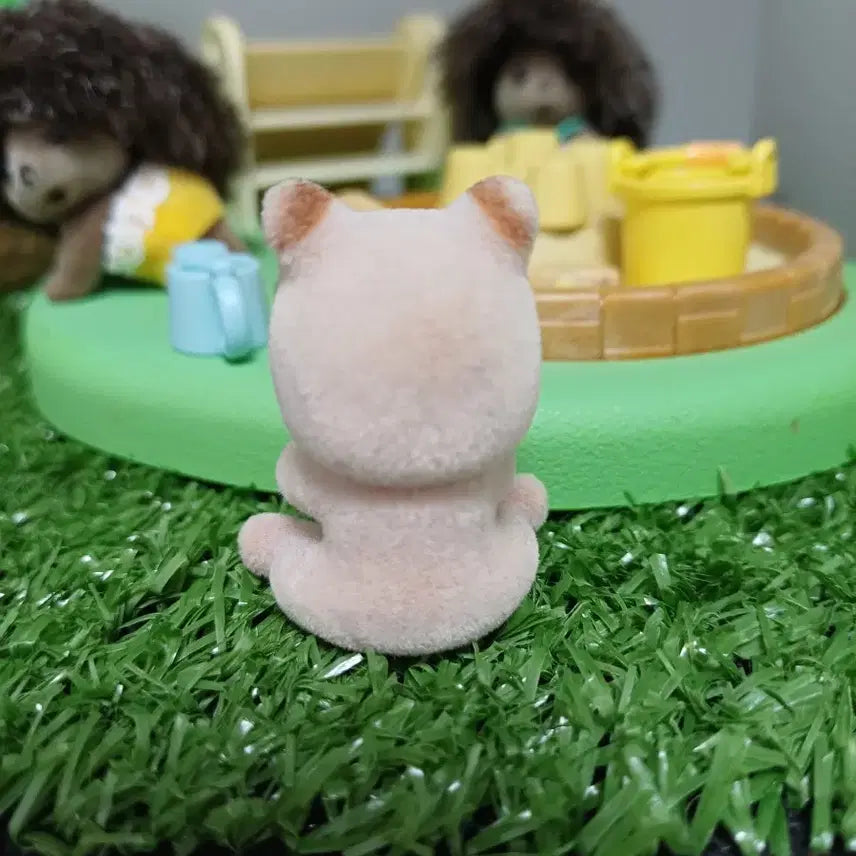 [BUNJANG] Sylvanian Families Old Hamster Sitting Baby / 실바니안 올드 햄스터 앉은 아기