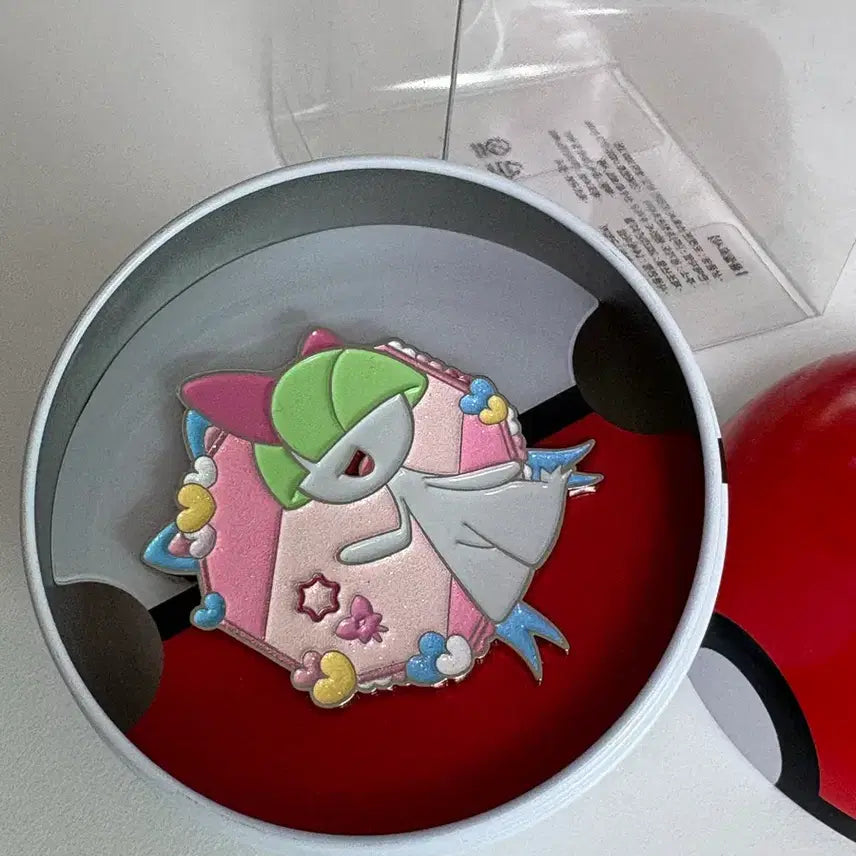 [BUNJANG] Pokemon Gardevoir Logo Sticker + Ralts Badge Set / 포켓몬 가디안 로고스티커 + 랄토스 뱃지 올리브영 포레스트