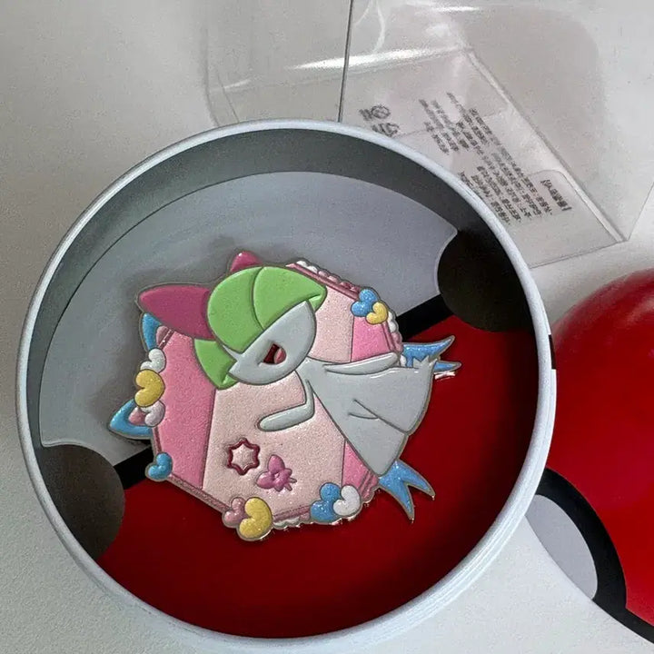 [BUNJANG] Pokemon Gardevoir Logo Sticker + Ralts Badge Set / 포켓몬 가디안 로고스티커 + 랄토스 뱃지 올리브영 포레스트