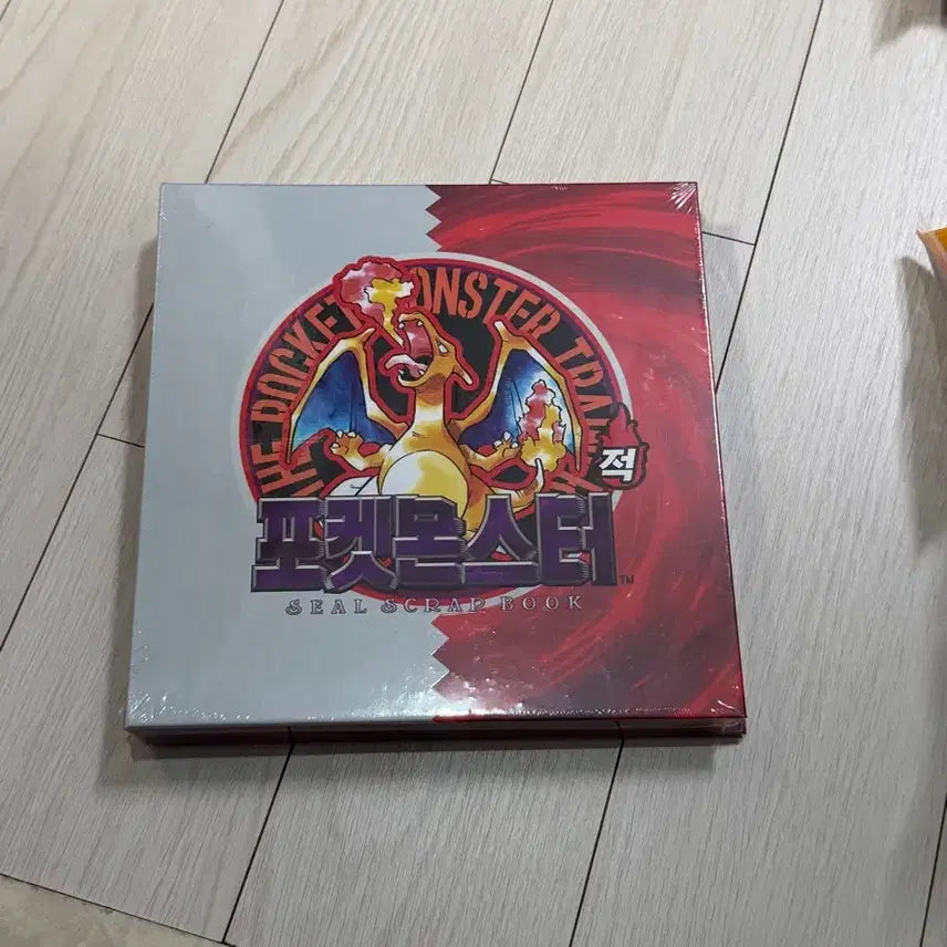 [BUNJANG] Pokemon 30th Anniversary Sticker Book - Charizard / [OS] 포켓몬스터 30주년 띠부씰북 리자몽