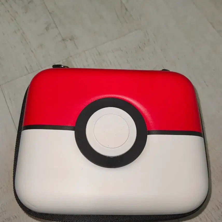 [BUNJANG] Pokemon Poké Ball Case with Card Storage Pouch / [꿀템] 포켓몬 몬스터볼 케이스 (카드보관가능)