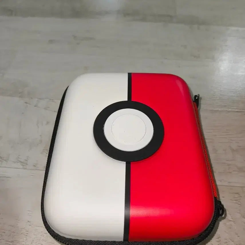 [BUNJANG] Pokemon Poké Ball Case with Card Storage Pouch / [꿀템] 포켓몬 몬스터볼 케이스 (카드보관가능)