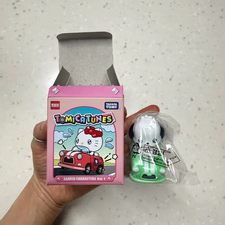 [BUNJANG] Sanrio Pochacco Tomica Tunes Car / 산리오 토미카 튠즈 포차코